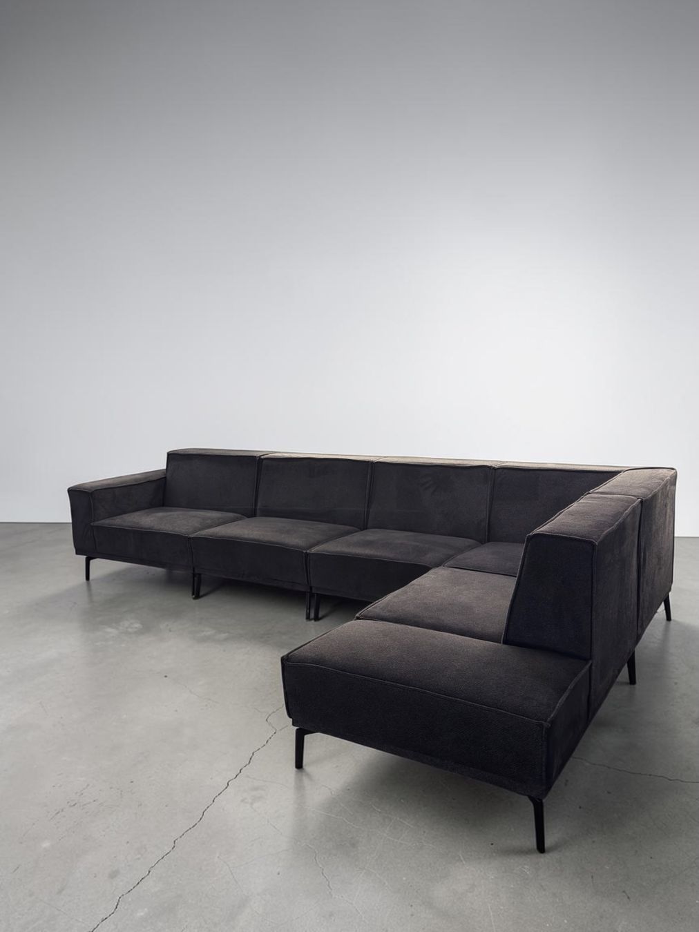 Divani: Modernes Ecksofa dunkel grau – Usato da Bachenbülach venduto da Sofalab.swiss 1