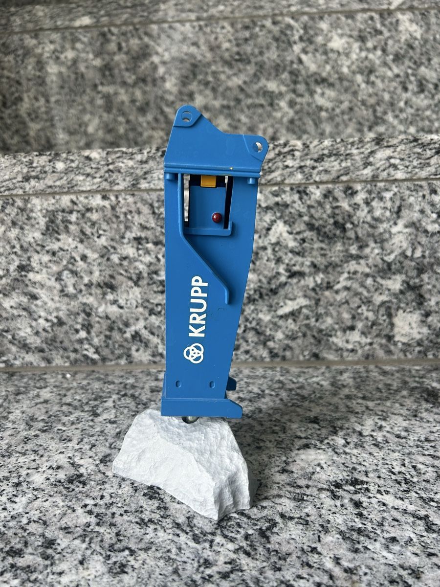 Modellbausätze & Standmodelle: Krupp Abbauhammer Standmodell – Gebraucht aus Horw von Tigercat635 1