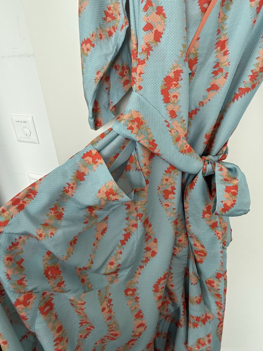Robes: Broegger Wickelkleid Blumenmuster Hellblau Grösse S Seide – Neuf avec emballage d'origine à Zug par 5anna 8