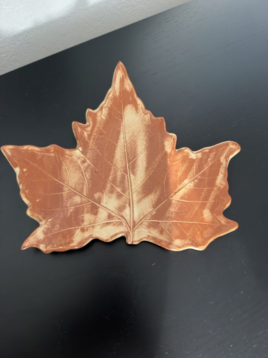 Toutes les décorations: Keramik Schale Blatt Form  – D'occasion à Widnau par kustercarmen 4