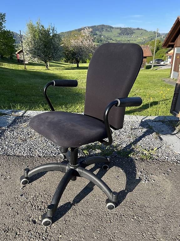 Chaises: Bürostuhl  – D'occasion à Dübendorf par rea_x56n 1