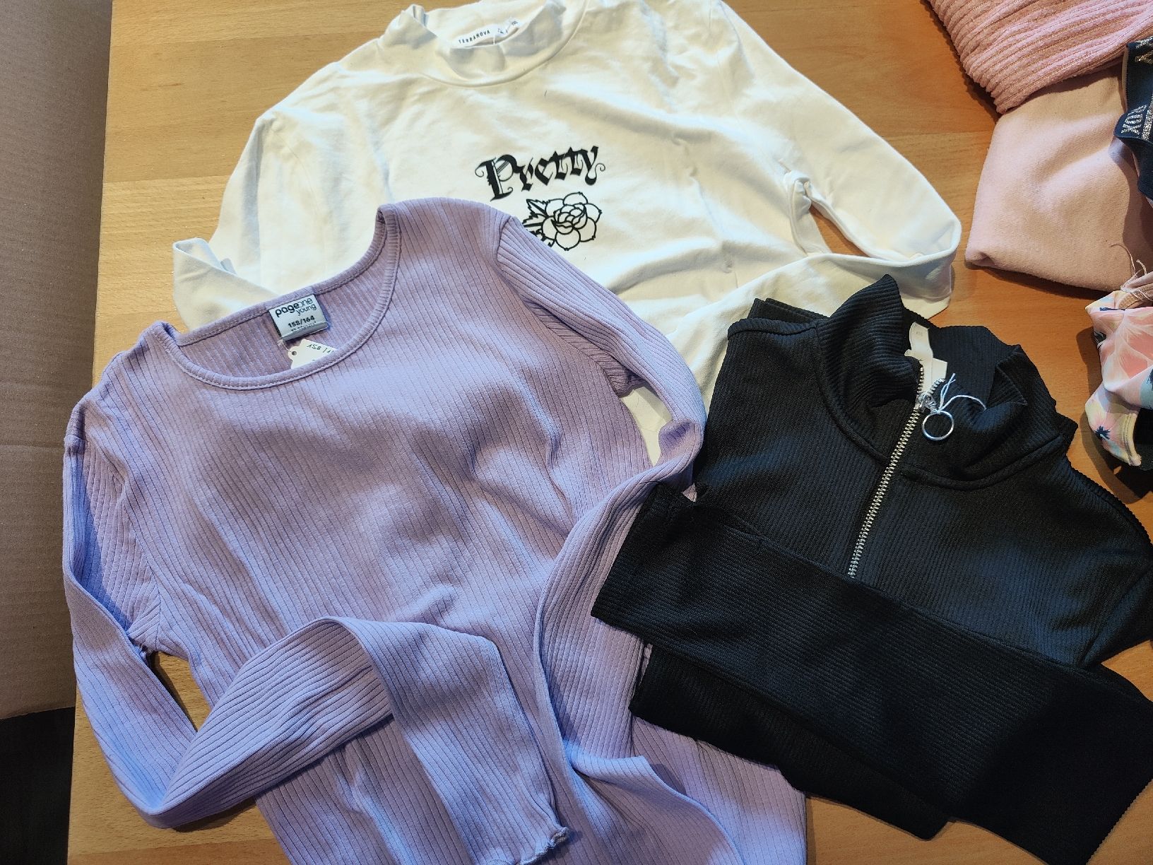 Lotti & Set di vestiti: 14 teiliges Mädchen Set 158/164 – Usato da Davos Platz venduto da Stifi10 1