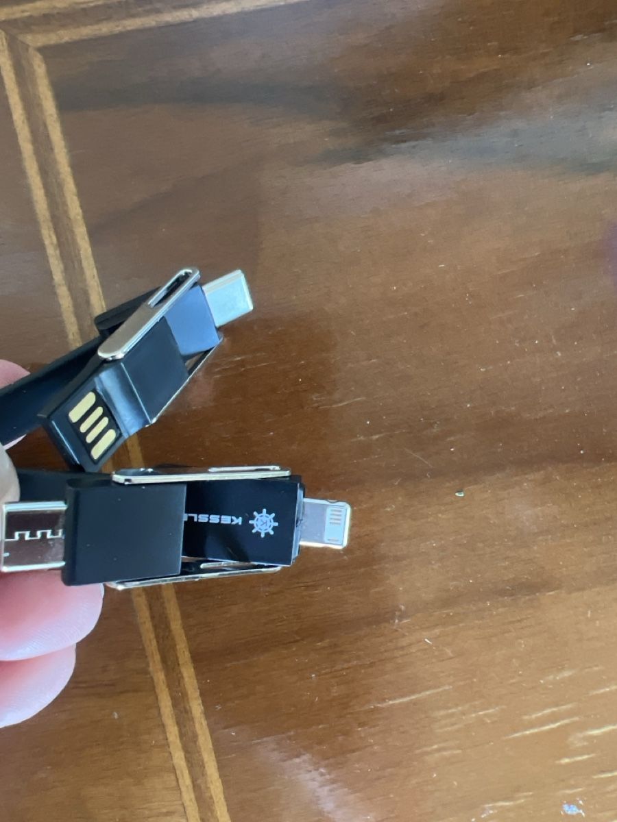 Cavi: Schlüsselring mit 3in1-Kabel – Nuovo e nell'imballaggio originale da Zürich venduto da Nora321 3