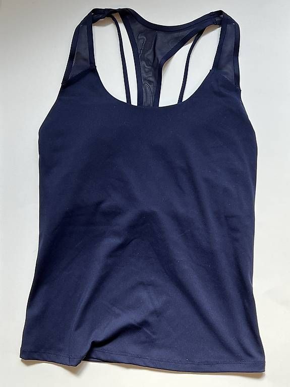 Top: OYSHO Sport-Top – Usato da Wädenswil venduto da esp_z8tb 1