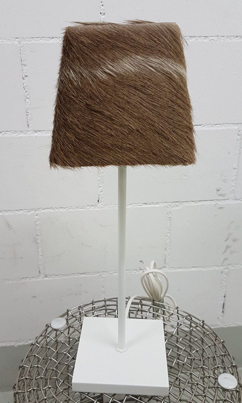 Lampade: Tischlampe Kudu Fell – Nuovo e nell'imballaggio originale da Thalwil venduto da Eyecatcher
