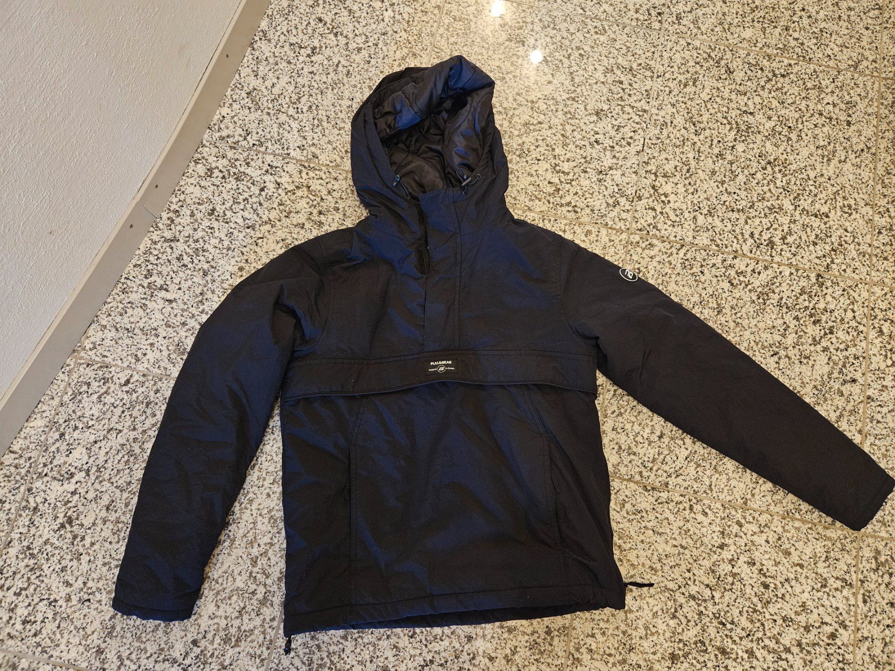 Pull&Bear Giacche: Skijacke Pull&Bear schwarz mit Kapuze Gr. S – Usato da Embrach venduto da Lilly2021