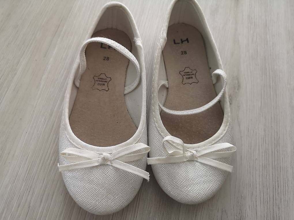Scarpe per ragazze: Mädchen Schuhe Ballerina Grösse 28 – Usato da Ostermundigen venduto da lid_sg9q