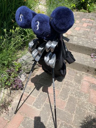 Golfset komplett, Eisen, Holz, Putter, Tragebag und Wagen