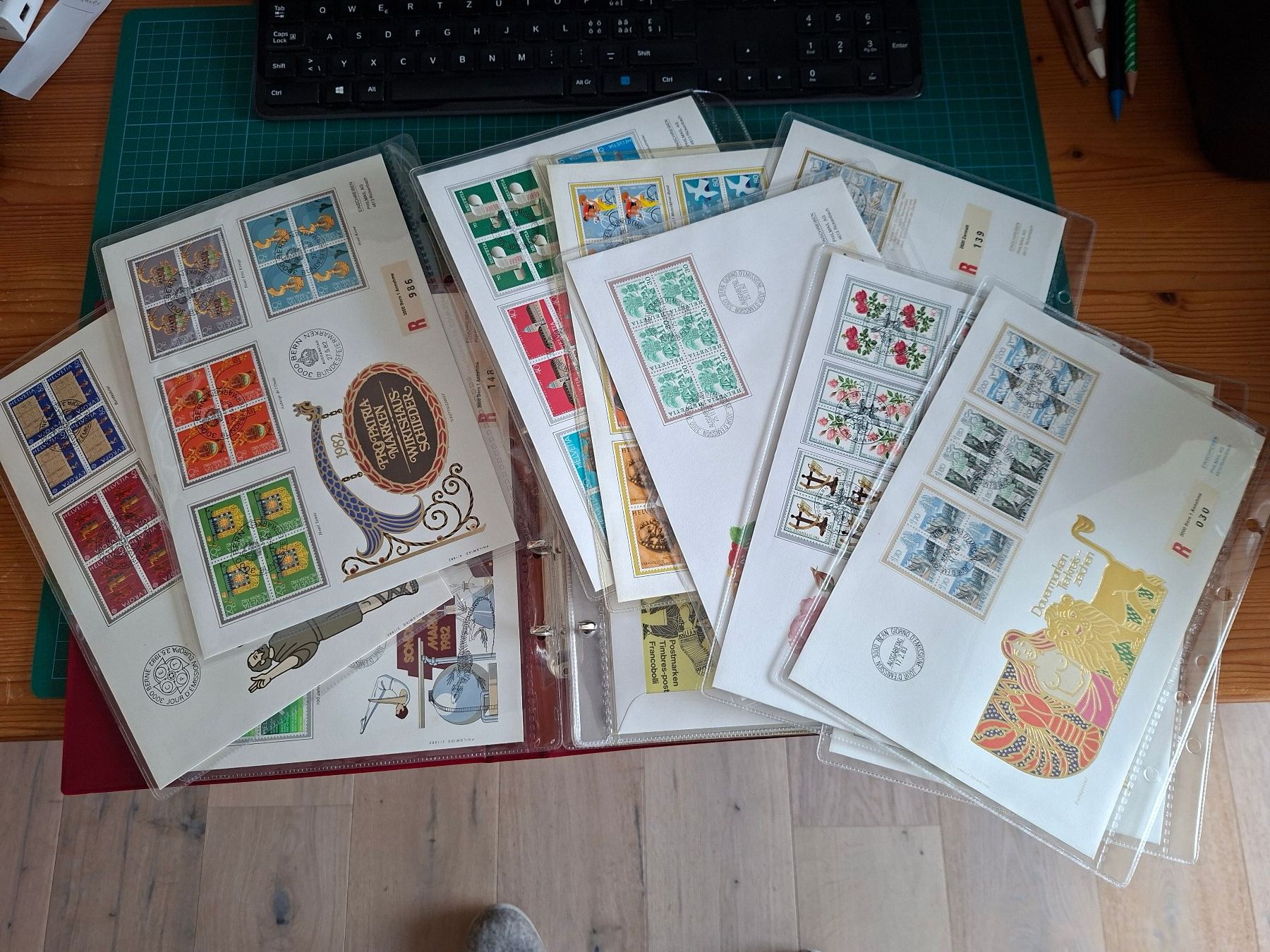 Tous les timbres: 18 Ersttags-Couverts Schweiz – D'occasion à Sins par Sorte