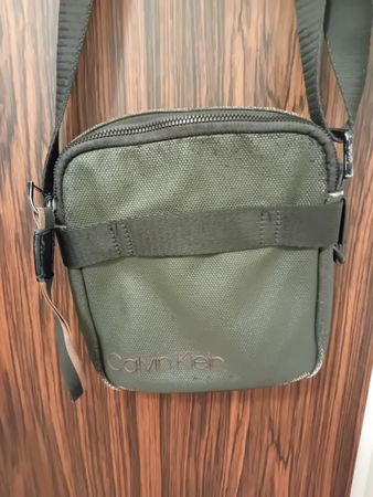 CALVIN KLEIN HERREN UMHÄNGETASCHE MESSENGER BAG OLIVE 18X18