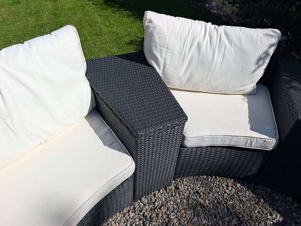 Sofas: Runde Gartenlounge – Gebraucht aus Aristau von Zetzsche 1