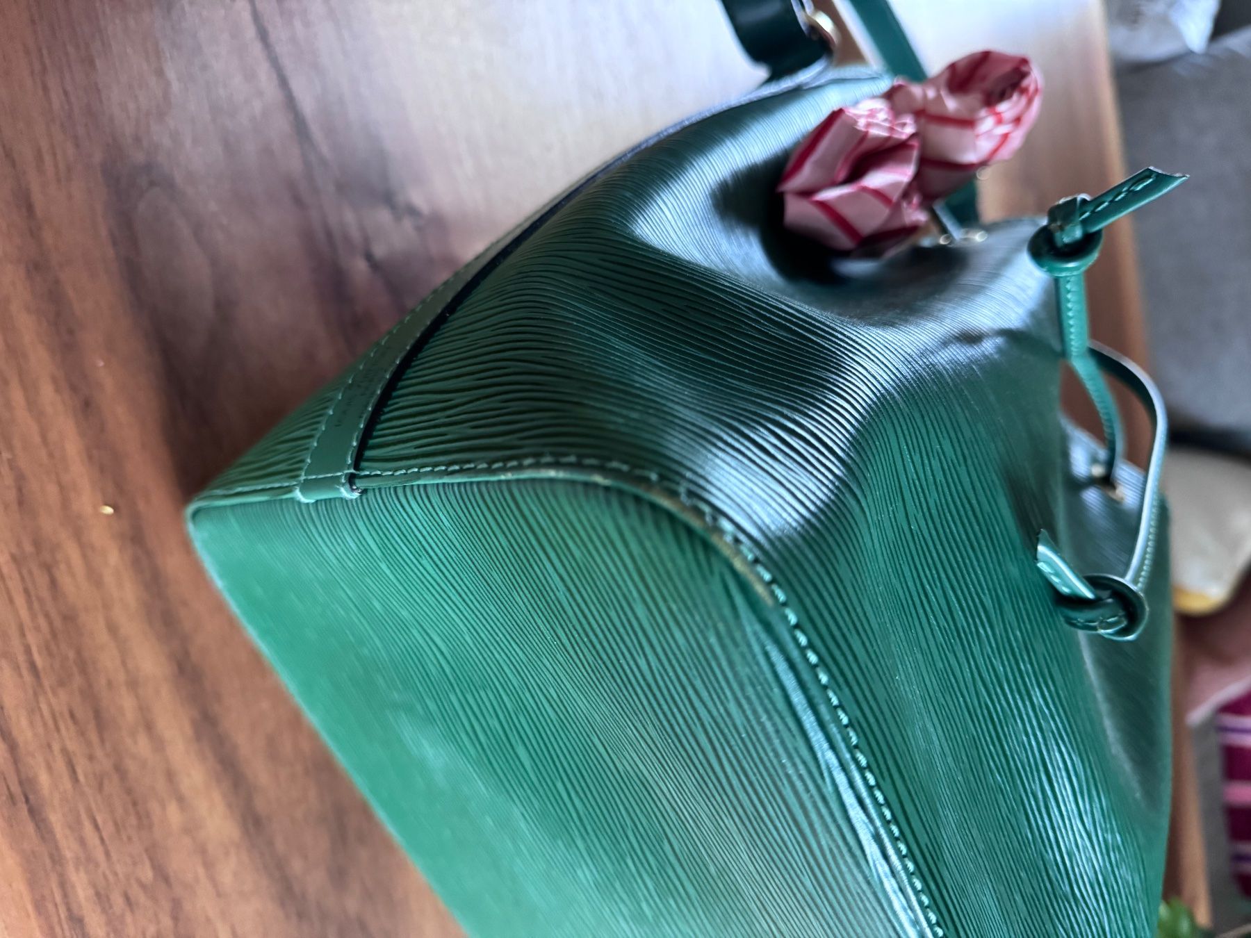 Louis Vuitton Borse da donna: Louis Vuitton Noe Petit Grün – Usato da Malans GR venduto da Fihalohi99 3