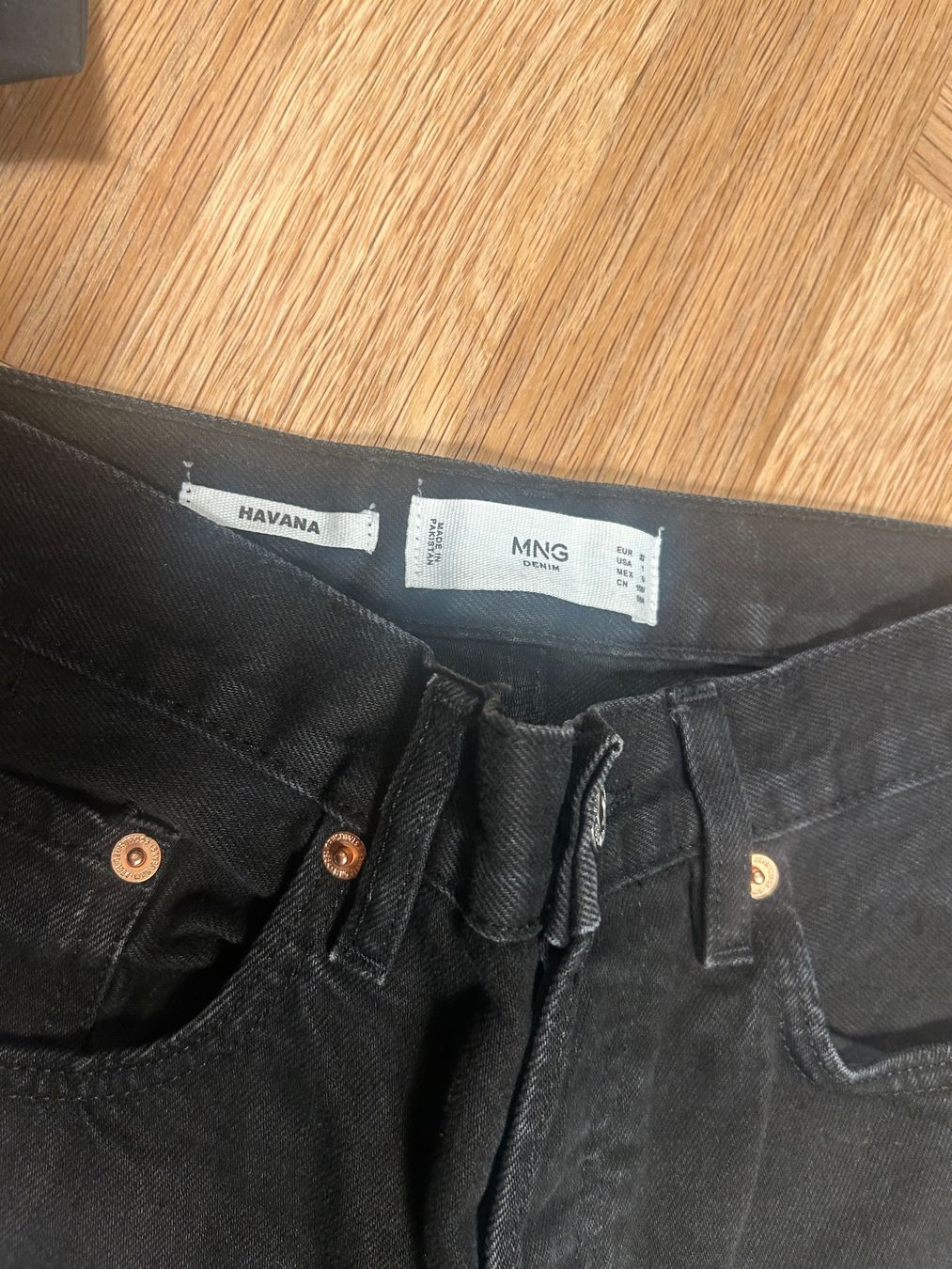 Hosen: Hosen Set Grösse 32 5Stk. – Gebraucht aus Watt von Raven99 7