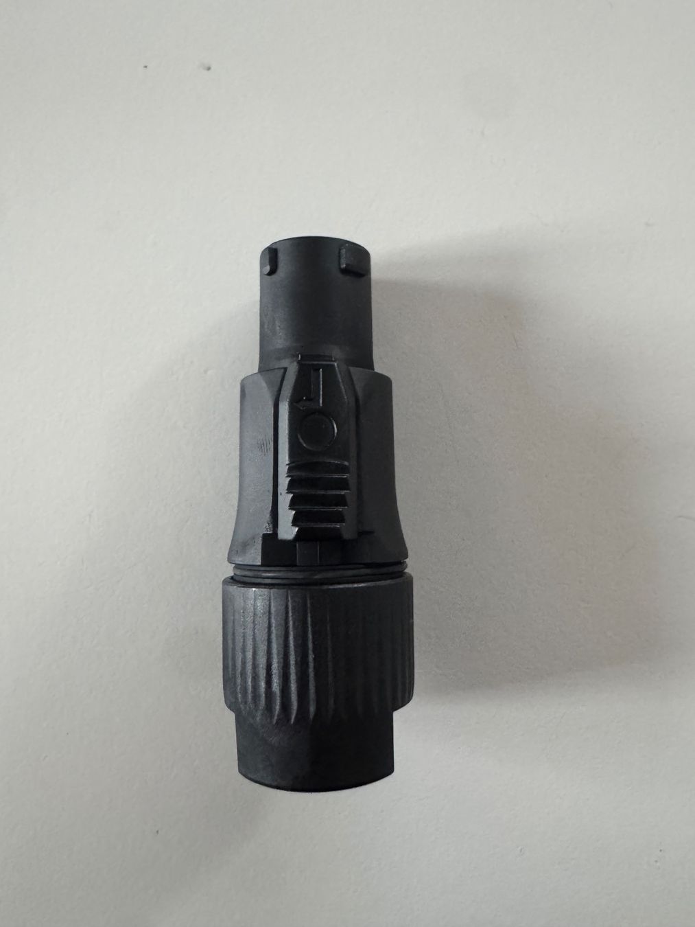 Spine: Powercon True 1 Stecker schwarz neu! – Usato da Weinfelden venduto da rizzla360