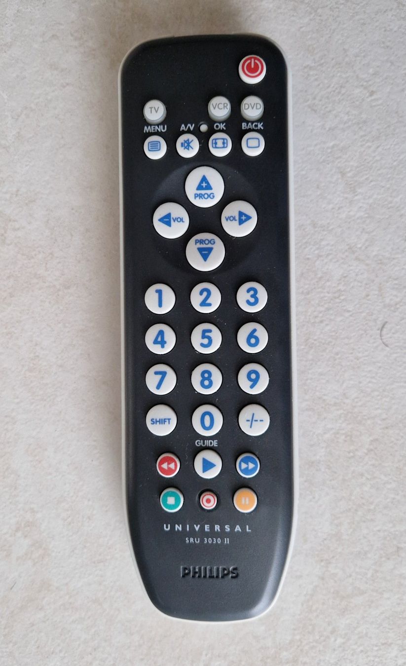 Philips Telecomandi: ***** Télécommande universelle Philips SRU 3030 II – Usato da Villaz-St-Pierre venduto da Ubid