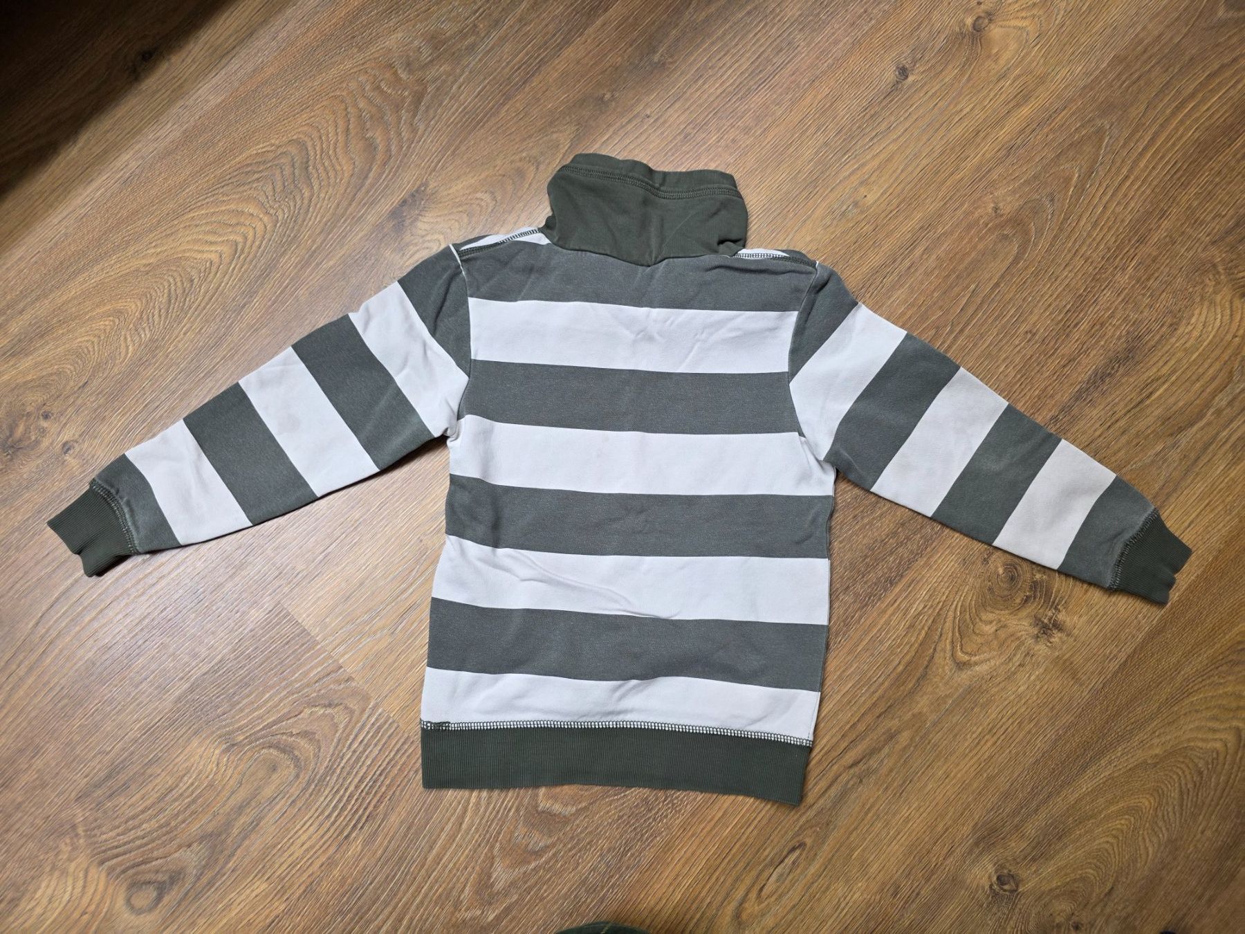 H&M Maglioni & Felpe: Pullover gestreift H&M Gr. 122/128 – Usato da Nebikon venduto da Japostyle 1