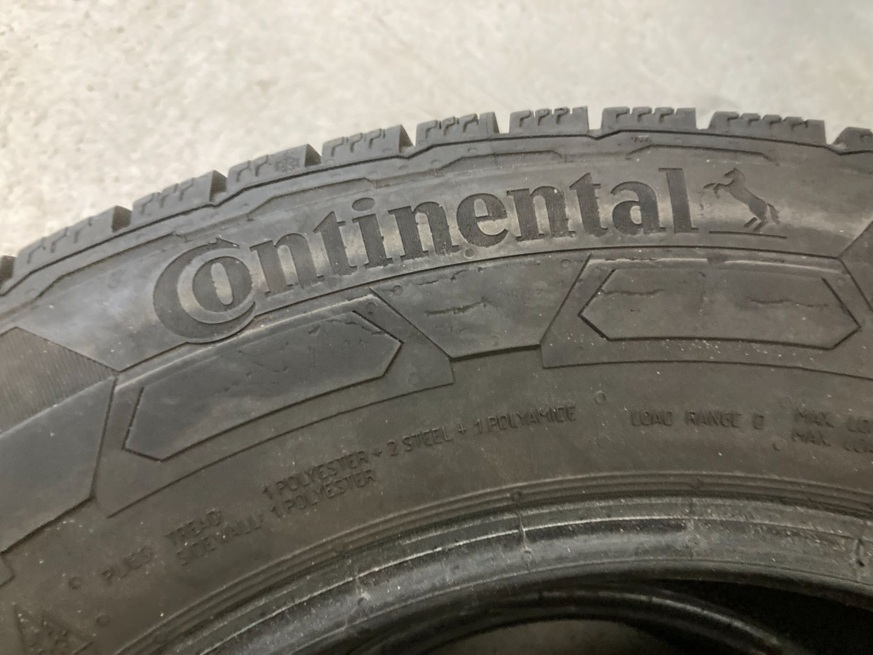 Continental Pneumatici & Ruote complete: 215/65R16 C Winterpneu Continental – Usato da Cham venduto da WB2223 1