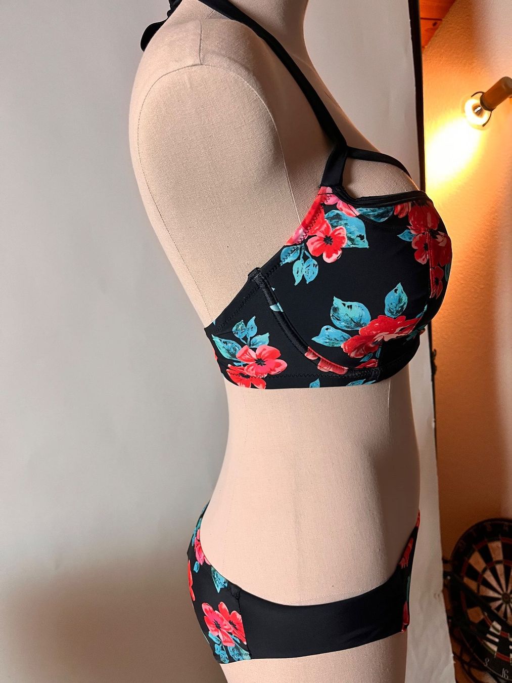 Costumi da bagno & Bikini: POUR MOI, Bikini, Grösse 70H/40, Farbe Schwarz/Blumen – Nuovo e nell'imballaggio originale da Rudolfstetten venduto da gst_g7xl 4