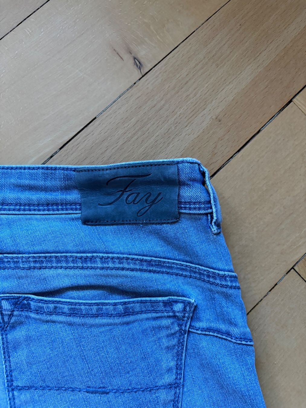 Fay Jeans: Fay Skinny Jeans, hellblau, Gr. 28, wunderschön – Usato da Winterthur venduto da Lepetitprince18 4