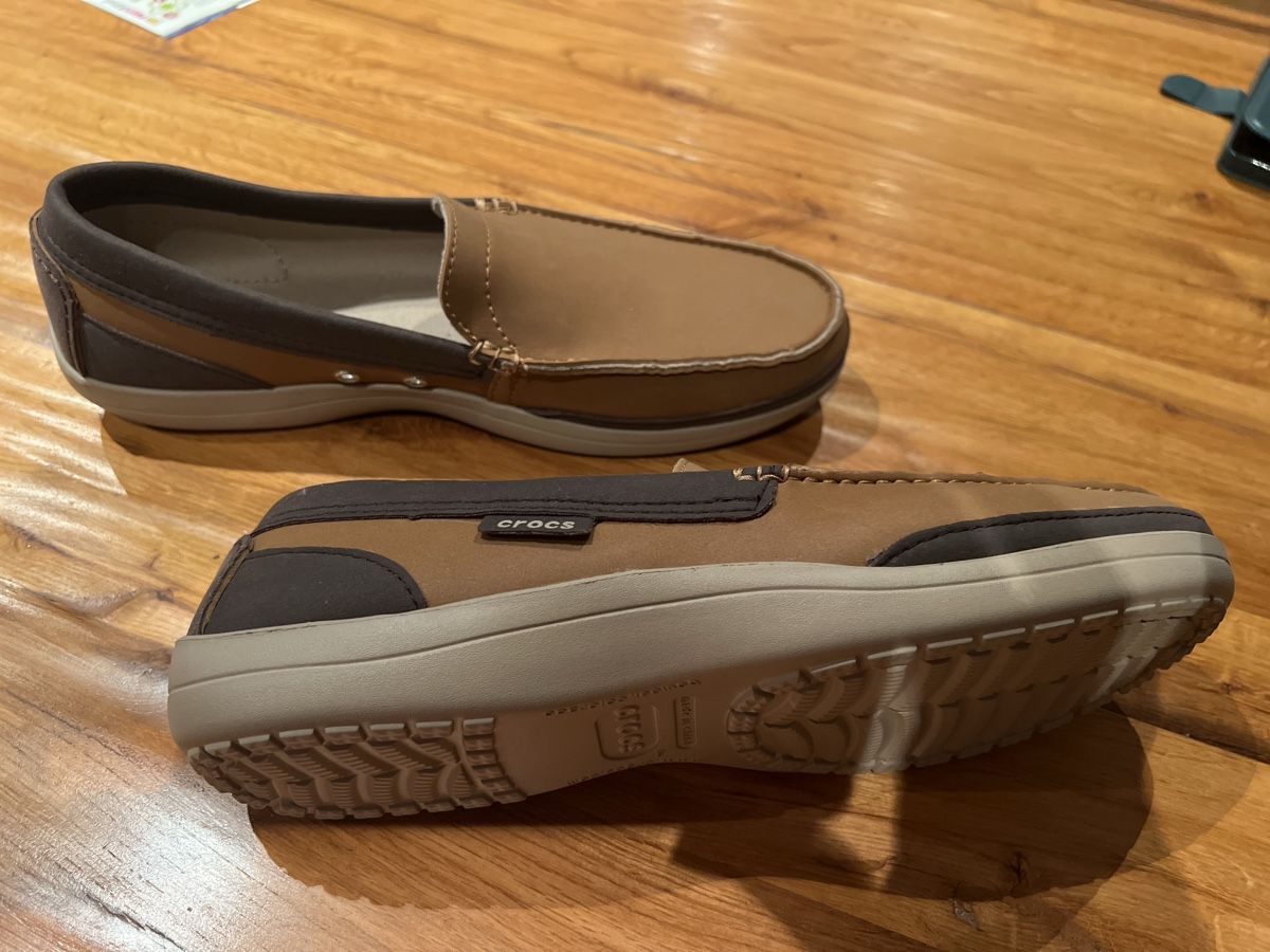 Crocs Chaussures hommes: neue Crocs 42/43 – Neuf (Voir description) à Bonaduz par Malves10 1