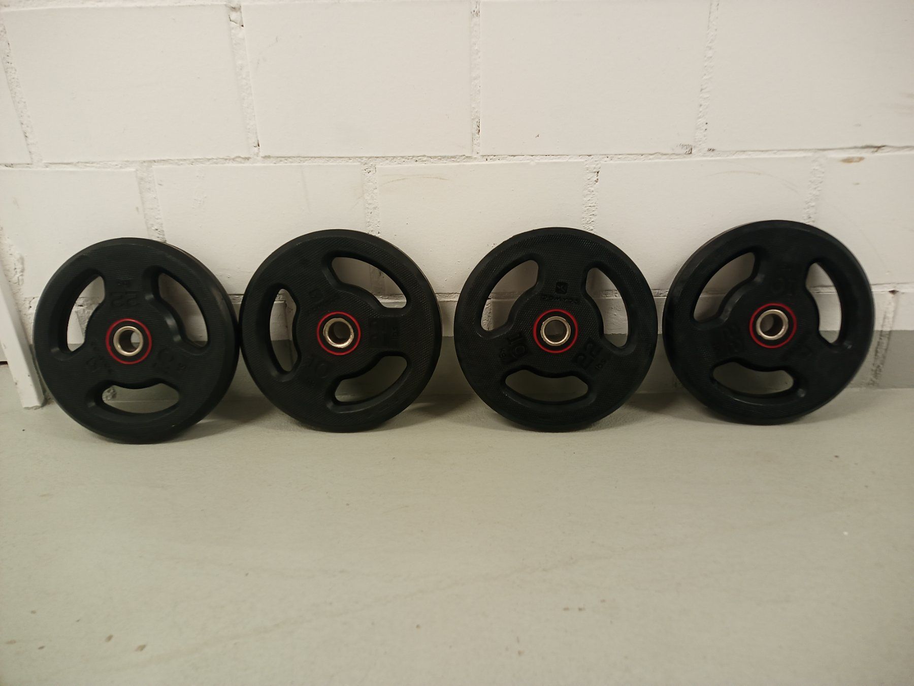 Decathlon Manubri & Pesi: Hanteln 4 x 10kg – Nuovo (secondo la descrizione) da Berg am Irchel venduto da Saruvuatore