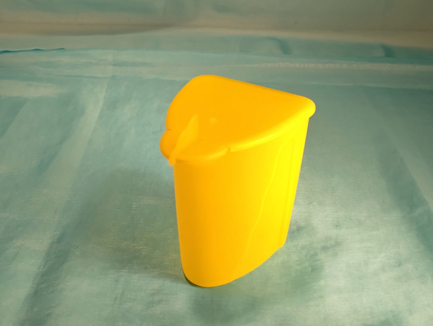 Tupperware Contenitori & Simili: Tupperware Behälter, Milchkännchen, gelb – Nuovo (secondo la descrizione) da Bellach venduto da JingleCherry 1