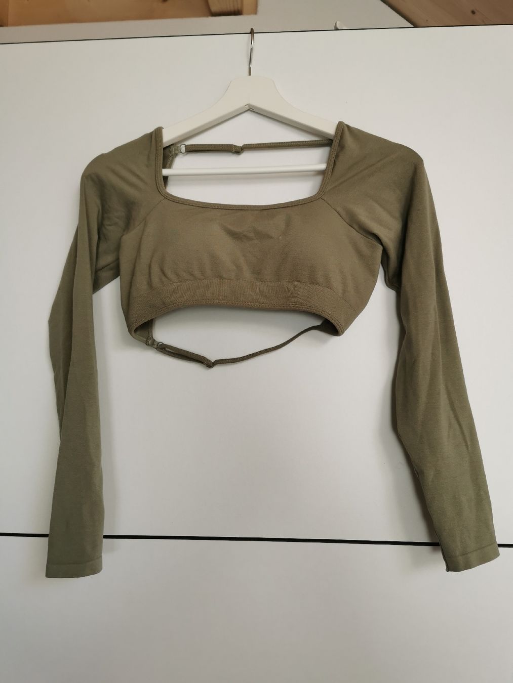 Teveo Top: Teveo langarm Top Grösse M Olive – Nuovo (secondo la descrizione) da Eiken venduto da Leele