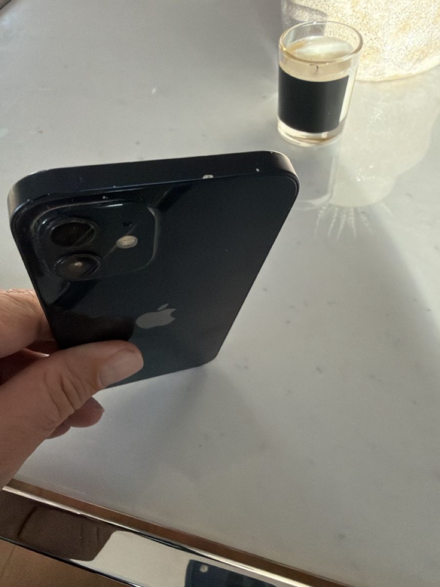 Apple Telefoni cellulari / Smartphones: Apple iPhone 12 mit 64 GB – Usato da Wettswil venduto da Venice3 3