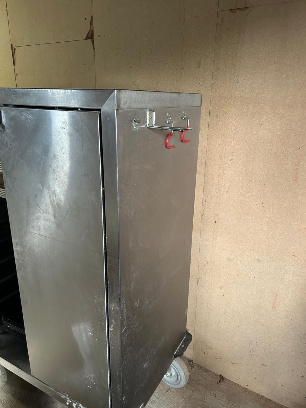 Armadi: Edelstahl Rollschrank – Usato da Grüt (Gossau ZH) venduto da wisdomio7 4