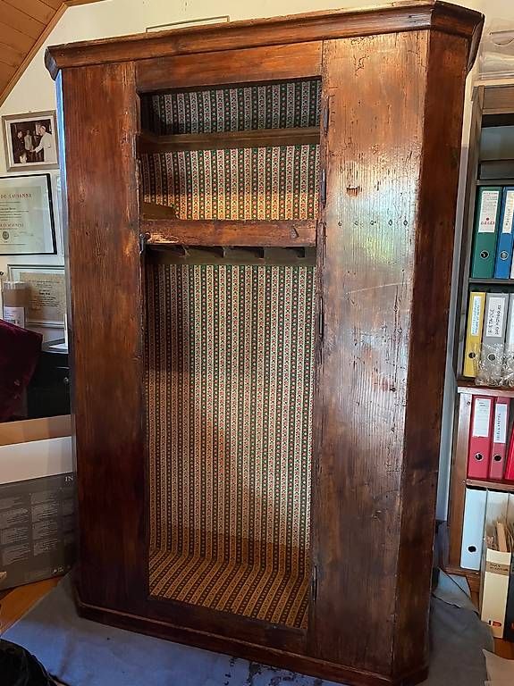 Schränke: Armoire bois massif – Gebraucht aus Lausanne von s_m_65lm 1