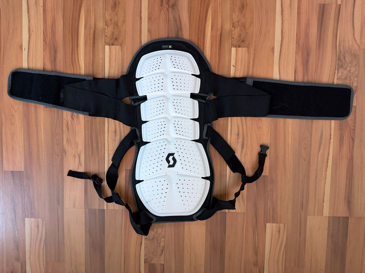 Protezioni & Imbottiture: Scott X-Active Back Protectors Schutzweste S/M Rückenprotekt – Usato da Säriswil venduto da lie_g82q