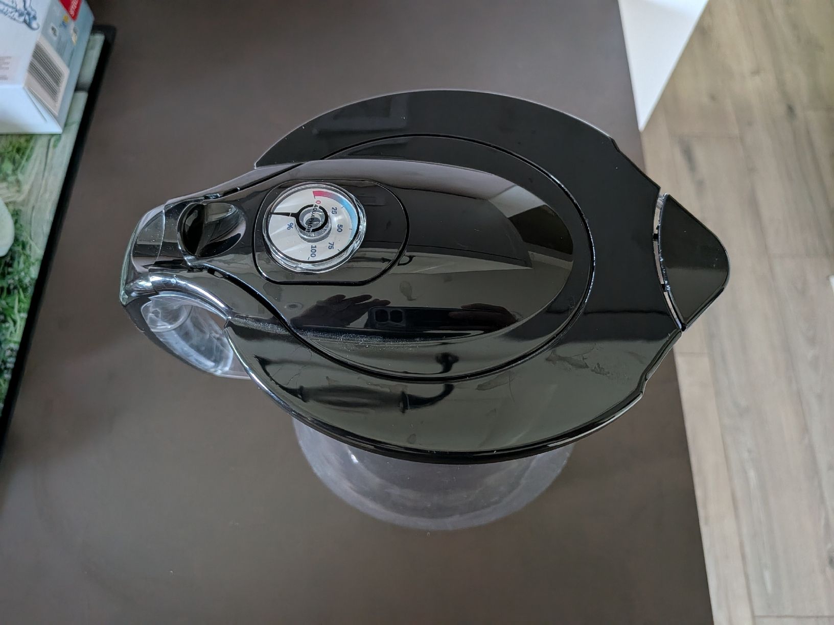 Carafes: Wasserfilterkrug schwarz/transparent gebraucht – D'occasion à Beinwil am See par wegdamit24 1