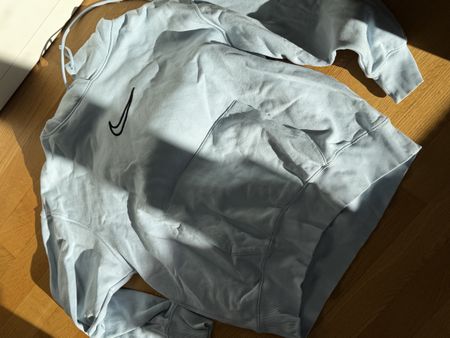 Nike Kapuzenpullover hellblau mit Logo Stickerei unisex