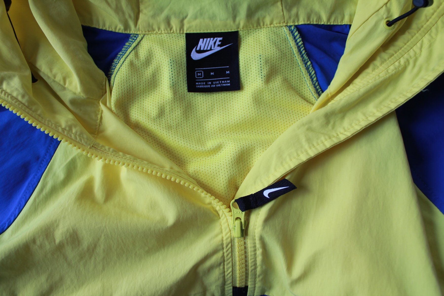 Nike Giacche: Veste Nike t. M – Usato da Peseux venduto da Gilloss 7