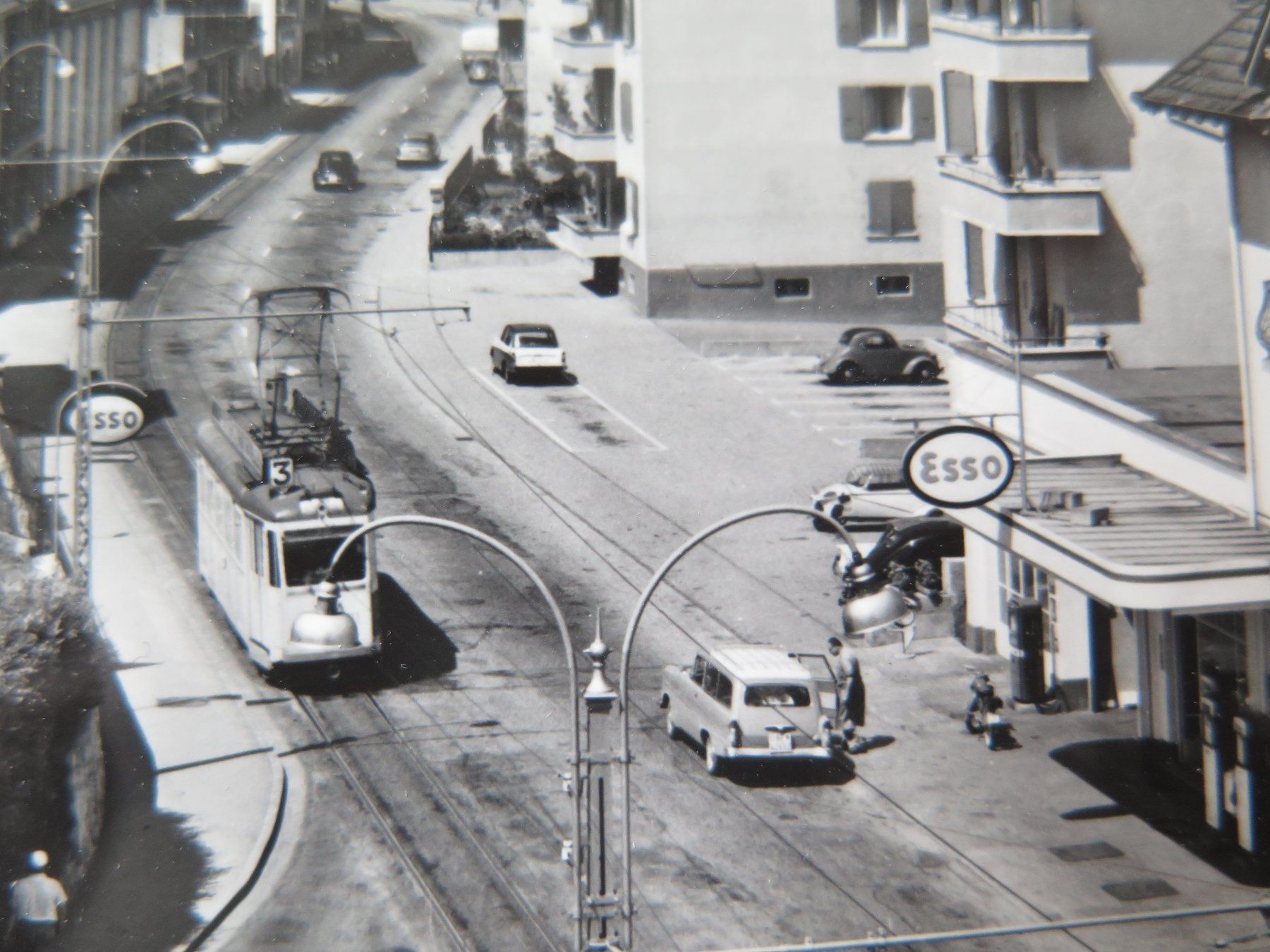 Ansichtskarten: PESEUX - TRAM - ESSO-TANKSTELLE – Gebraucht aus Wittenbach von lipasal 1
