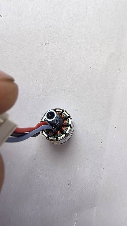 Motoren: RC E-flite 3000Kv Brushless Motor EFLUM180BLB – Gebraucht aus Grüningen von scotus82 1