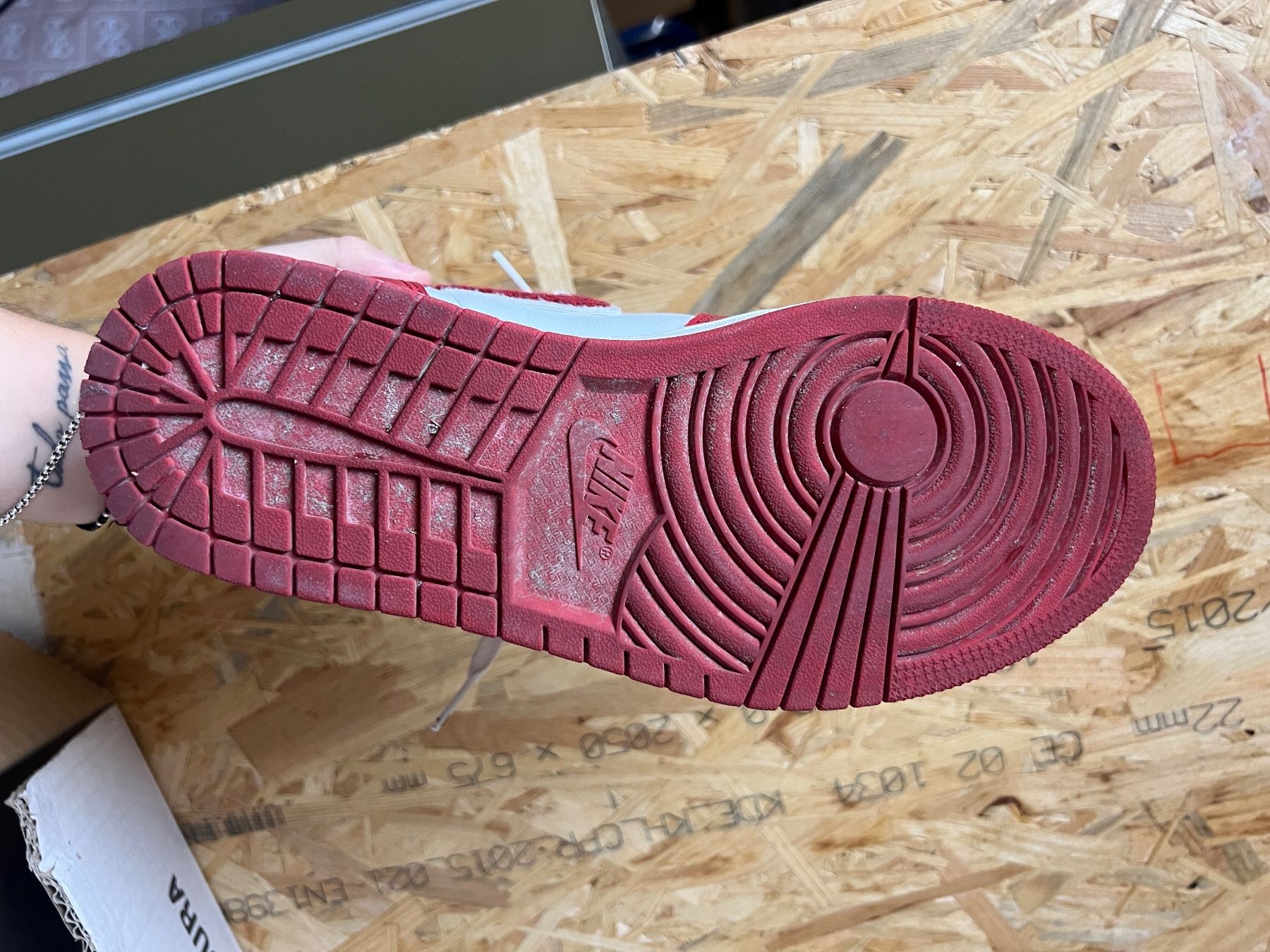 Nike Herrenschuhe: Nike Air Jordan 1 High – Gebraucht aus Villmergen von Elcus7 3