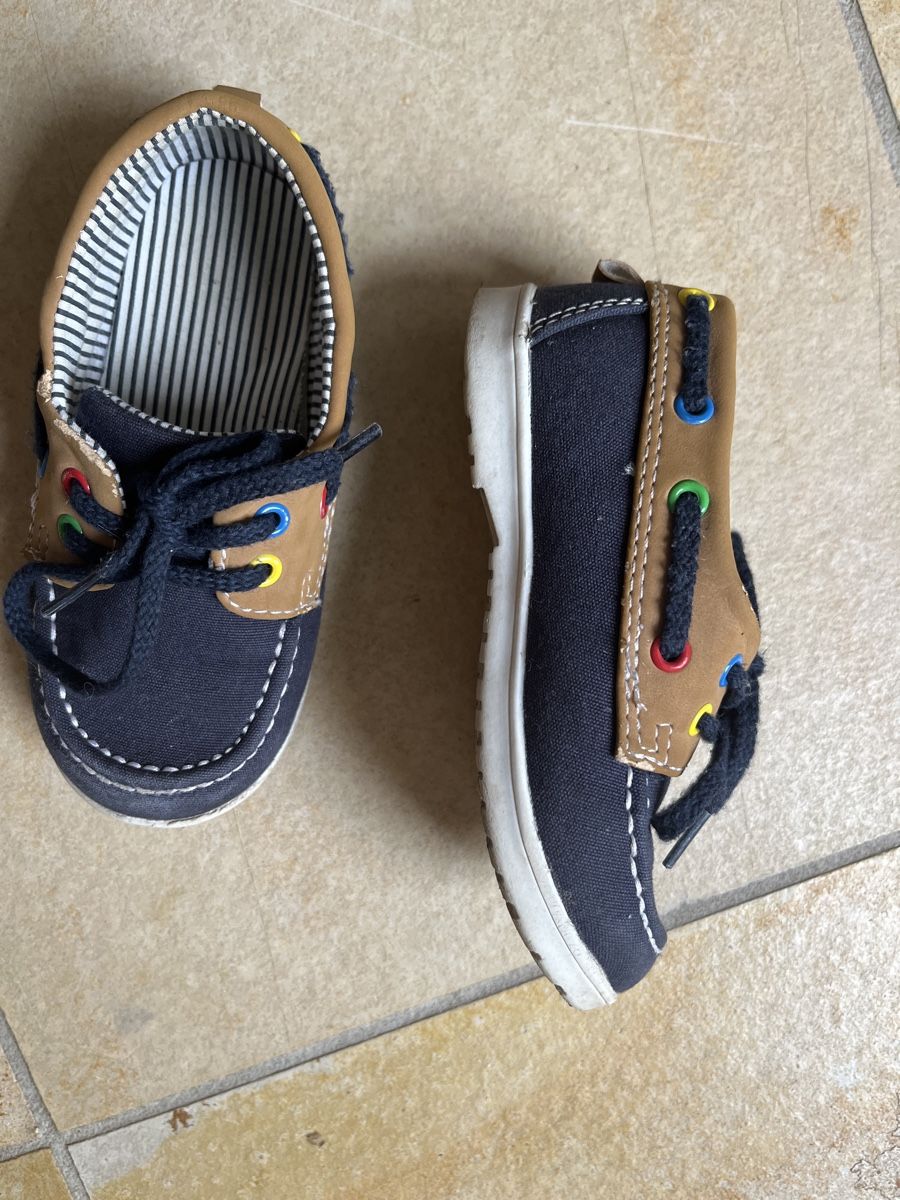 Chaussures garçon: Mocassins garçon pointure 24 – D'occasion à Villars-Bramard par dadesc 1