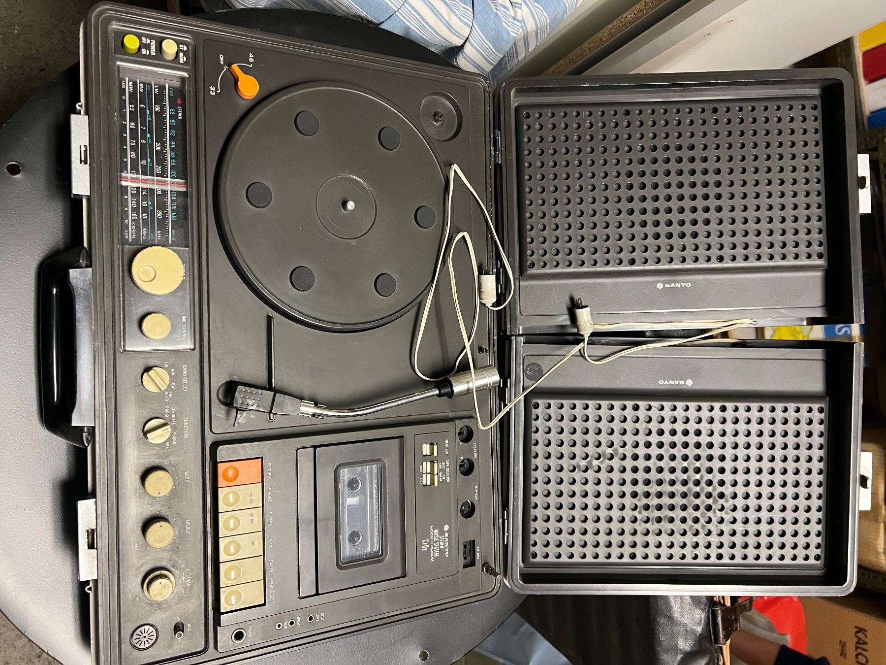 Sanyo Giradischi: Valise Sanyo Stereo Misique – Usato da Veyrier venduto da Jeffdodo
