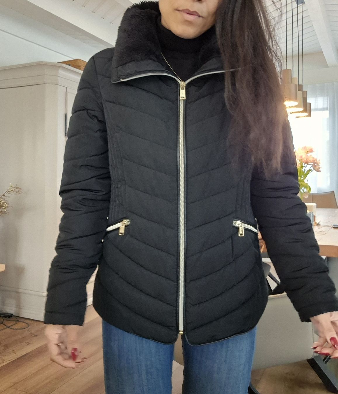 Guess Giacche: GUESS Winterjacke – Usato da Weisslingen venduto da Airgate 9