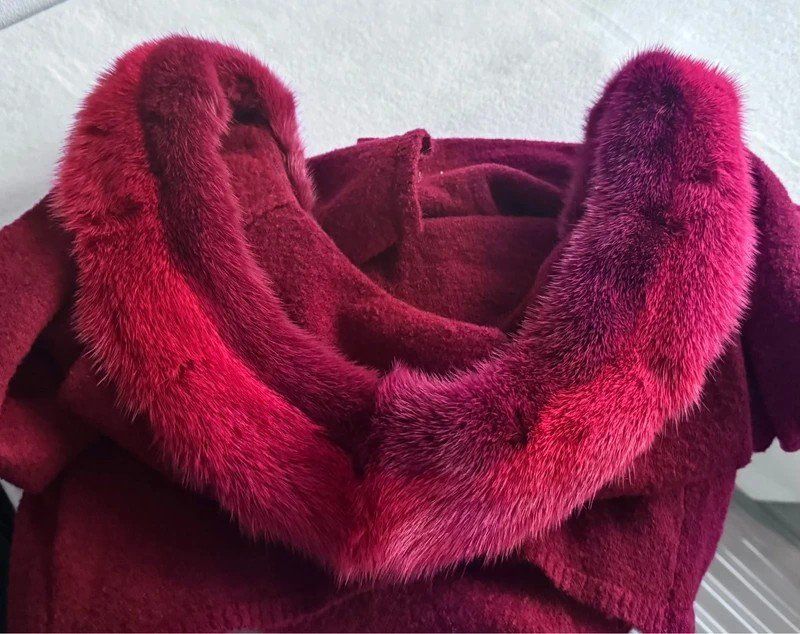 Maglioni & Felpe: Blumarine Pullover mit Pelzbesatz, Gr. 42, Bordeaux. ... – Usato da Obergösgen venduto da crystalfox 7