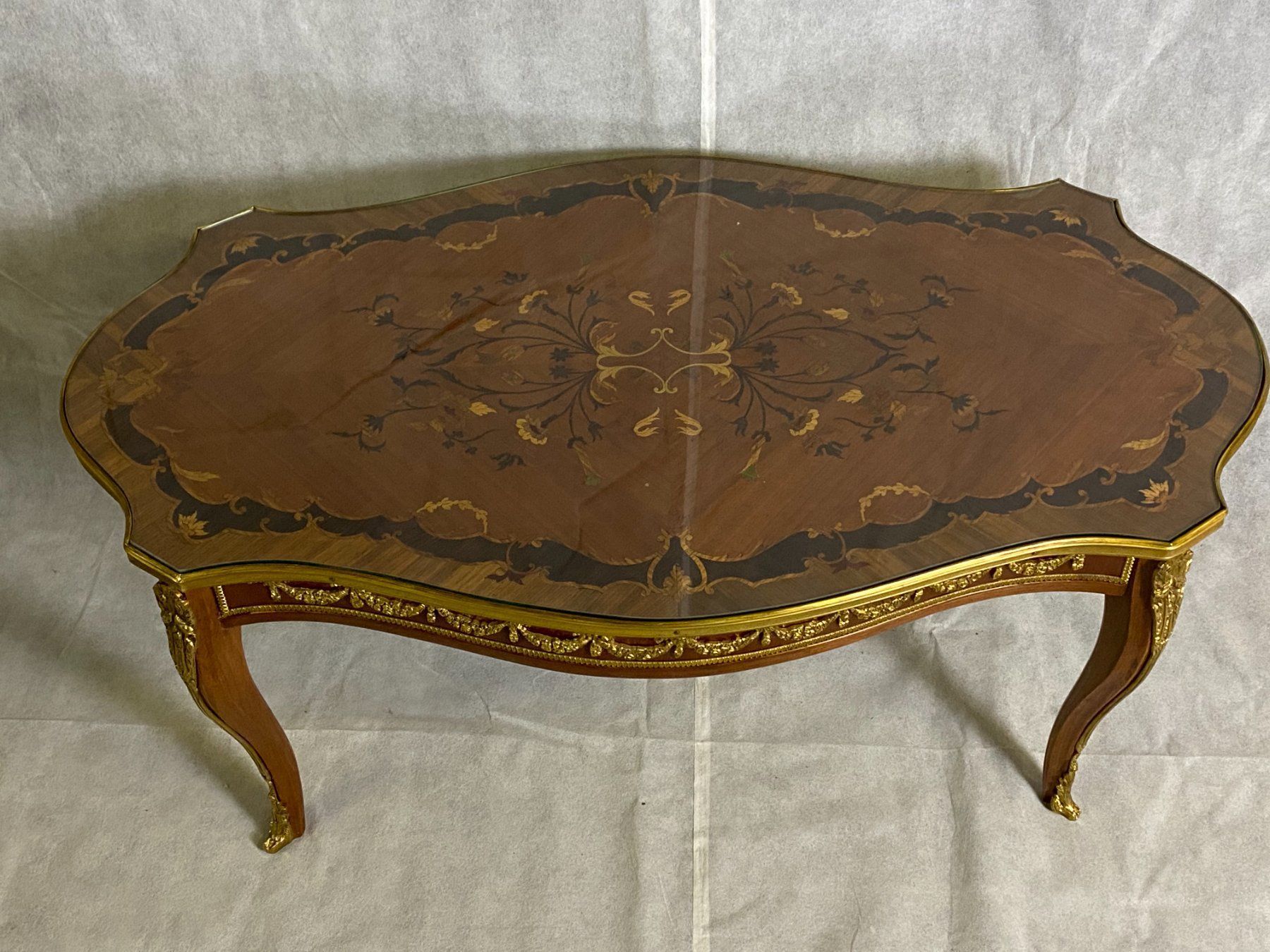 Tische: Table de salon de style Louis XV  marqueterie. – Gebraucht aus geneve von louisart 7