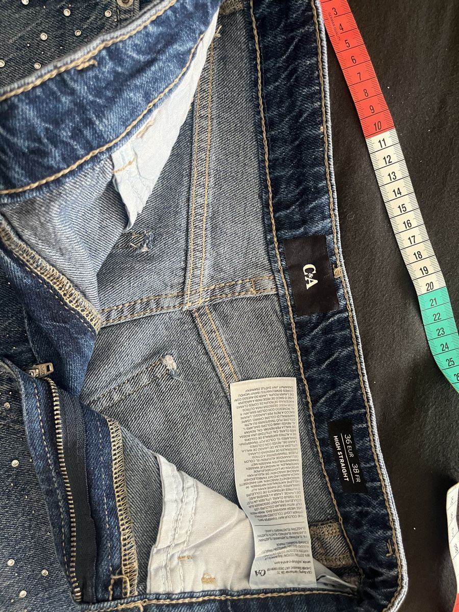 Kleiderpakete: Jeans mit Strasssteinen + glitzernde Top – Neu (gemäss Beschreibung) aus Olten von sae_82z2 4