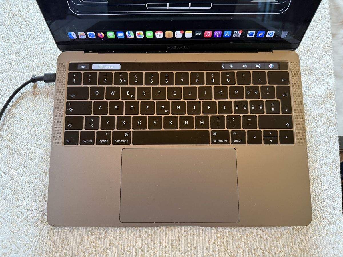 Apple Notebooks: MacBook Pro 13" (2016)  – Gebraucht aus Ste-Croix von pie_825p 3