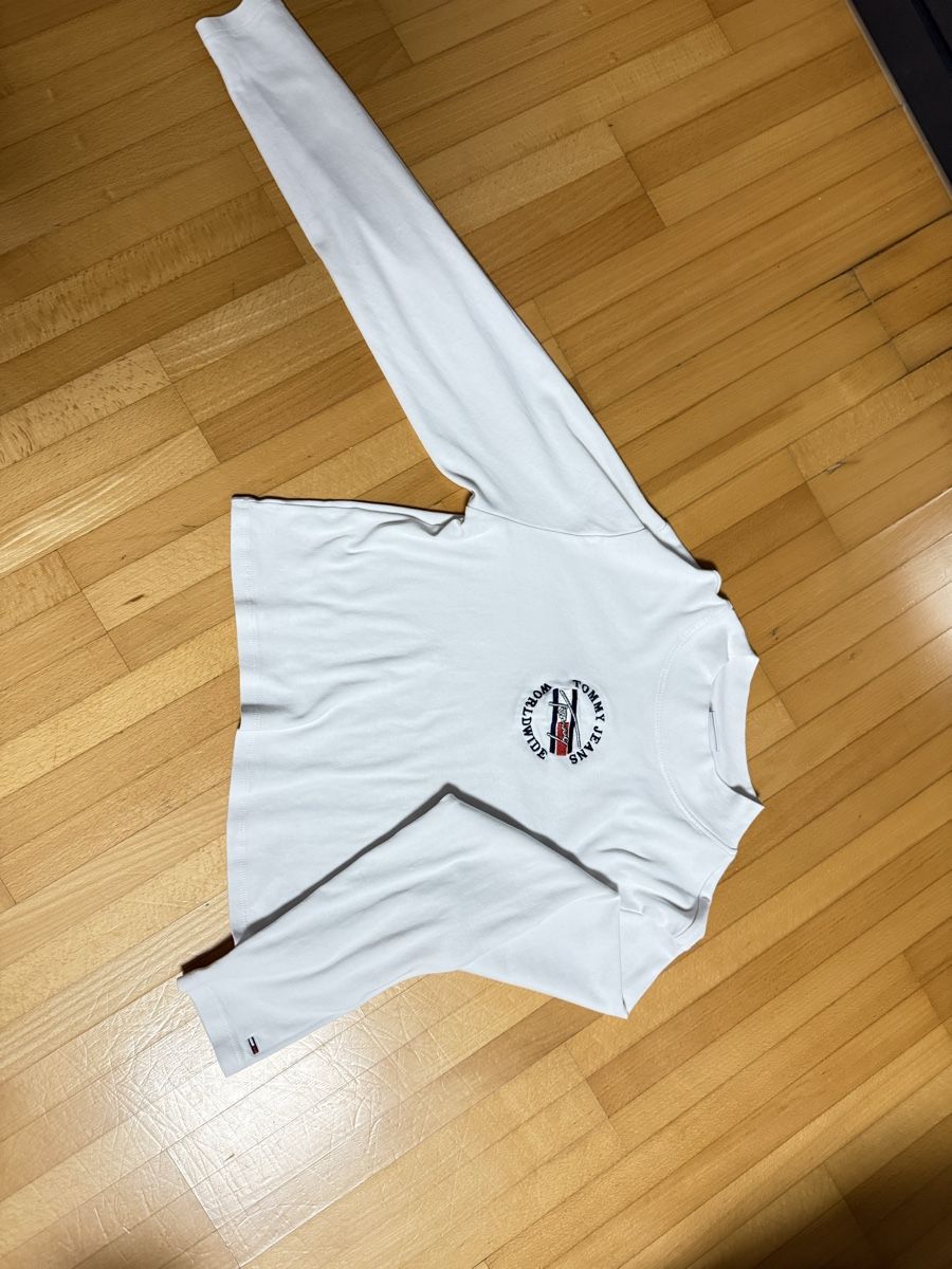Tommy Hilfiger Top: Tommy Jeans Long Sleeve Top - White, Size M – Nuovo (secondo la descrizione) da Ueberstorf venduto da man_p2fy 1