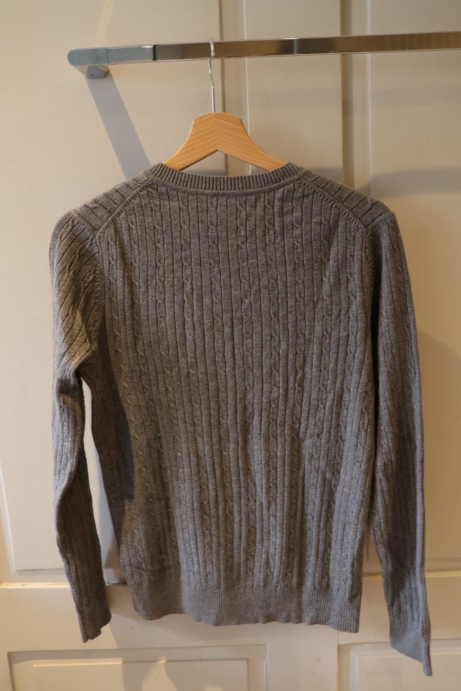 Tommy Hilfiger Pullover & Sweatshirts: Grauer Tommy Hilfiger Zopfmusterpullover – Gebraucht aus Winterthur von jul_v9wx 1