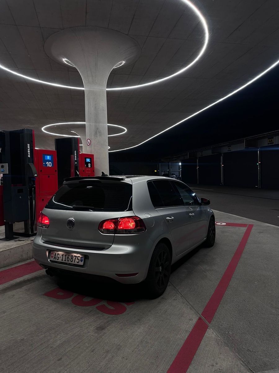 VW Automobili: VW Golf 6 Silver 1K – Usato da MUHEN venduto da ezrush_flips 2