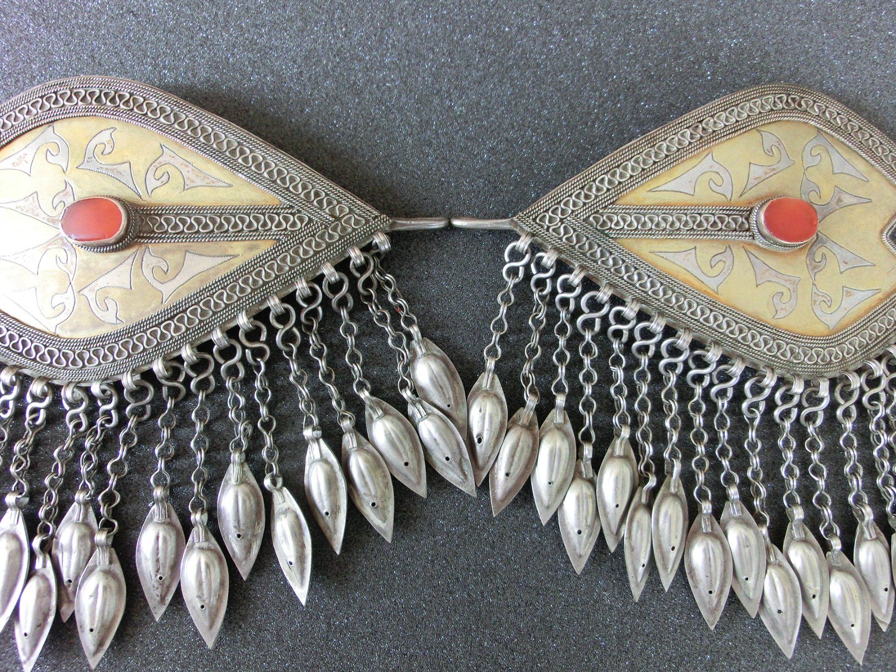 Ciondoli: ANTIKER  TURKMENEN -BRUST -SCHMUCK – Usato da Basel venduto da wyba44 1