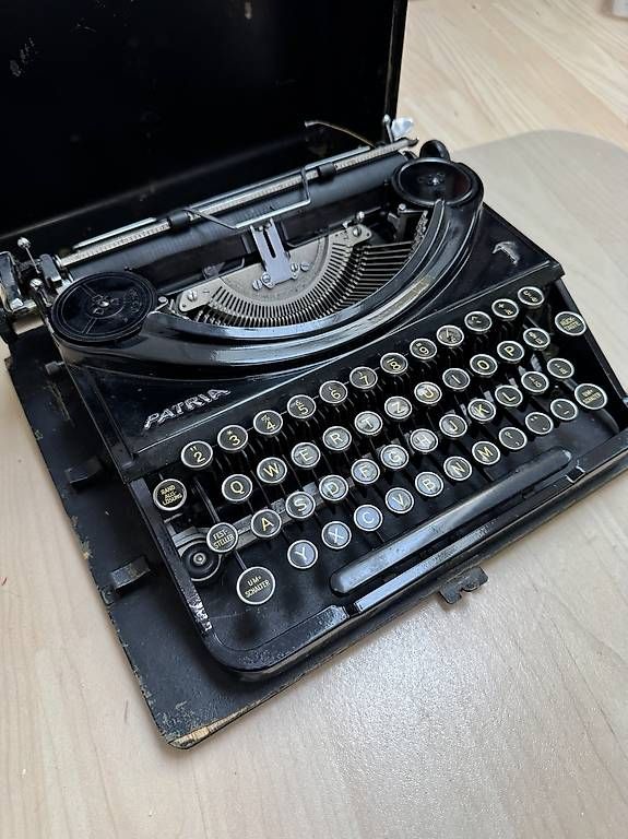 Macchine da scrivere: Alte Patria Schreibmachine – Usato da Münchwilen AG venduto da me2work 1