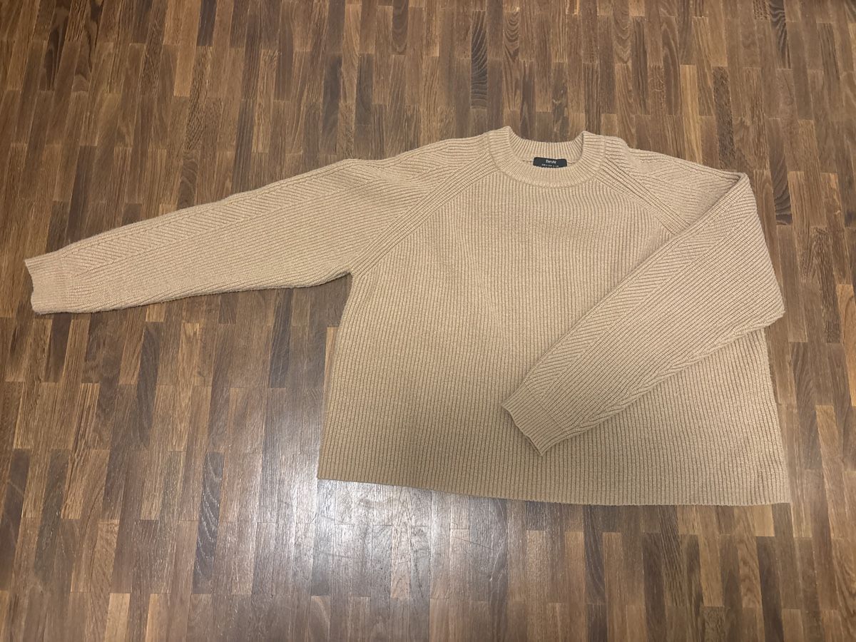 Pullover & Sweatshirts: Pullover Bershka beige Grösse S – Gebraucht aus Hinwil von liviipivii